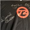 Image 2 : 1972 TEAM CANADA SHIRT SIGNED BY 4 ( DIONNE, CORNVOYER, HULL, MAHOVOLICH)