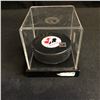 Image 4 : MARIO LEMIEUX SIGNED TEAM CANADA PUCK WITH CASE