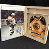 Image 1 : BOSTON BRUINS STAR HANGER W/ RAY BOURQUE SIGNED 8X10