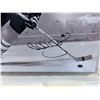 Image 2 : BOSTON BRUINS STAR HANGER W/ BOBBY ORR SIGNED 8X10