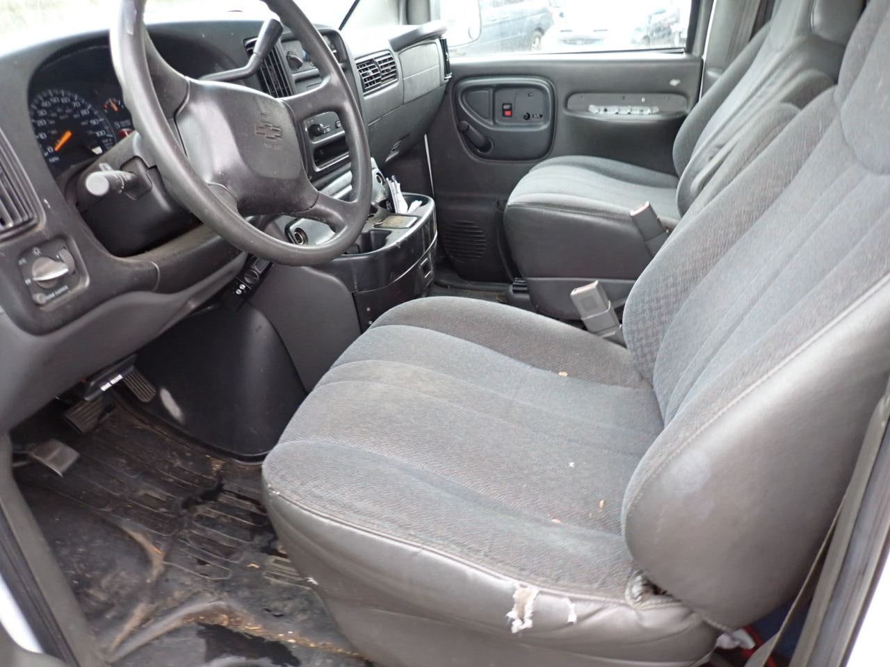 2001 Chevrolet Express - Speeds Auto Auctions