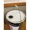 Image 4 : 5 GALLON INTERNATIONAL HARVESTER OIL PAIL