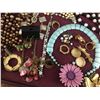 Image 7 : LOT OF JEWELRY