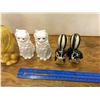 Image 2 : LOT OF VINTAGE ANIMAL SALT AND PEPPER SHAKERS