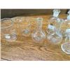 Image 3 : LOT OF SCIENTIFIC MEASURING CUPS BOTTLE AND GLASS TOPS