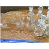 Image 4 : LOT OF SCIENTIFIC MEASURING CUPS BOTTLE AND GLASS TOPS