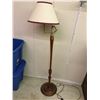 Image 1 : ANTIQUE FLOOR LAMP