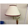 Image 2 : ANTIQUE FLOOR LAMP