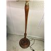 Image 3 : ANTIQUE FLOOR LAMP