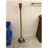 Image 1 : ANTIQUE FLOOR LAMP