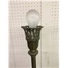Image 4 : ANTIQUE FLOOR LAMP
