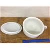 Image 2 : PORCELAIN CHAMBER POT AND LID
