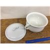 Image 5 : PORCELAIN CHAMBER POT AND LID
