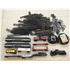 Image 1 : VINTAGE TRAIN SET LOTS OF TRACK UNTESTED