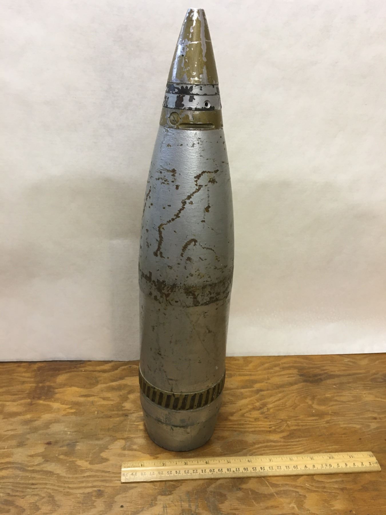 HUGE MILITARY 105mm 1944 19 PROJECTILE Schmalz Auctions huge-military-105mm-1944-19-projectile-schmalz-auctions