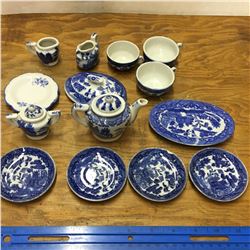 VINTAGE JAPAN CHILDREN'S TEA SET PIECES