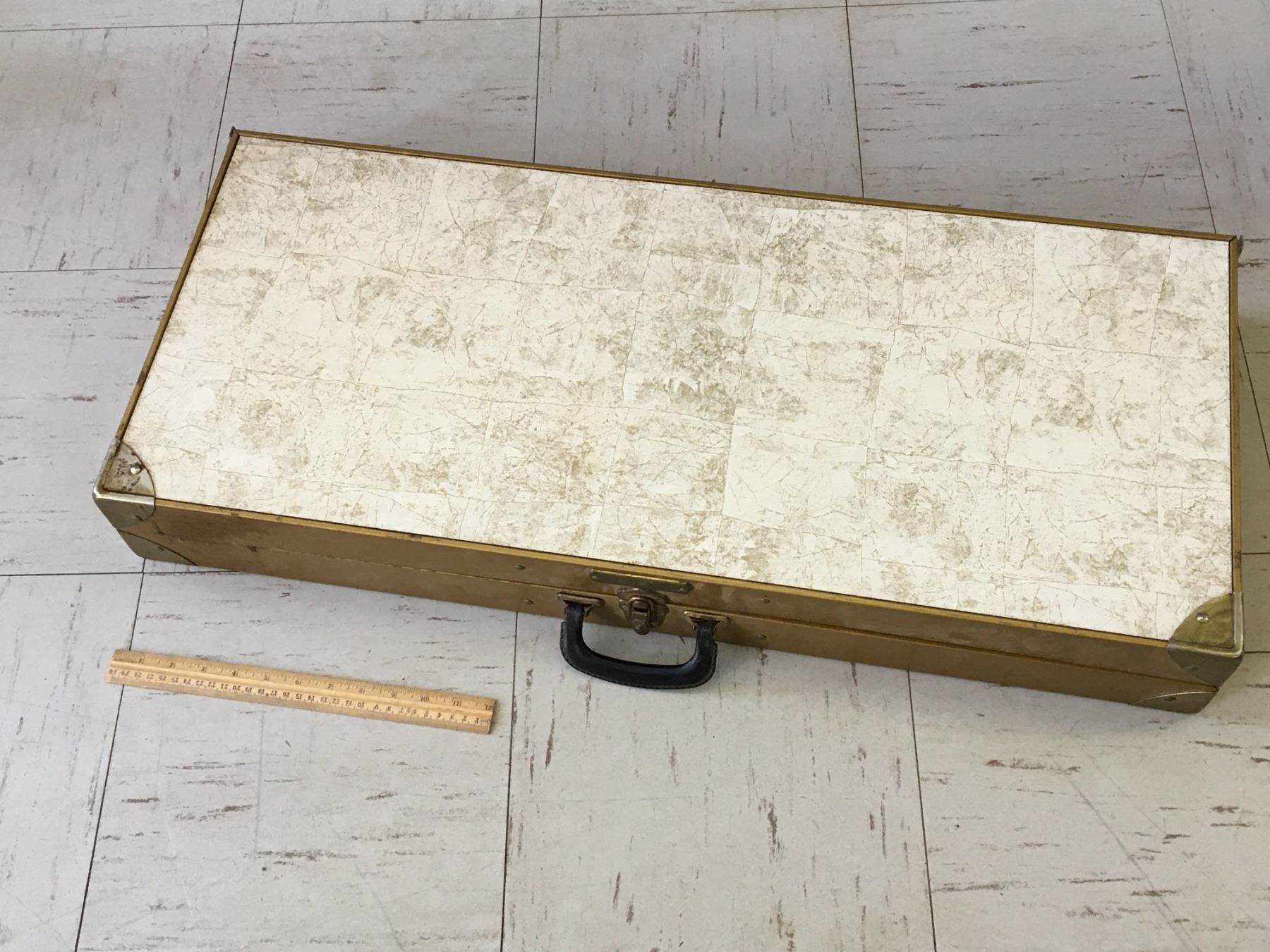 VINTAGE FOLDING "HANDY" CAMPING TABLE AND CHAIRS MADE BY MILWAUKEE