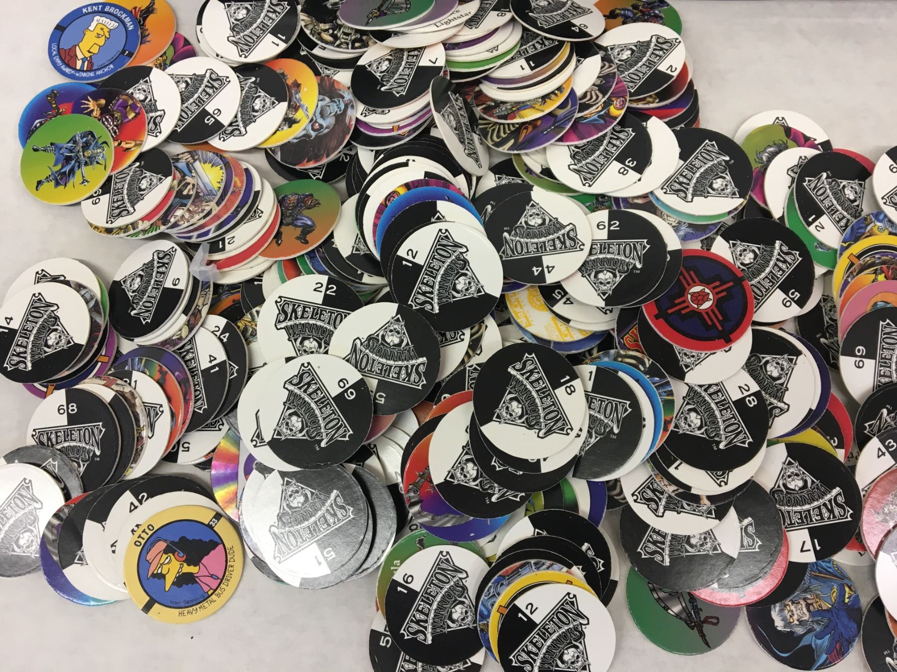 VINTAGE CAPS AND POG MARVEL SLAMMER AND BLIP DIGITAL GAME WITH BOX