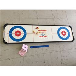 VINTAGE MUNROE GAMES CURLING BOARD WITH PIECES