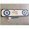 Image 1 : VINTAGE MUNROE GAMES CURLING BOARD WITH PIECES