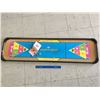 Image 5 : VINTAGE MUNROE GAMES CURLING BOARD WITH PIECES