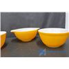 Image 3 : (4) Pyrex Bowls