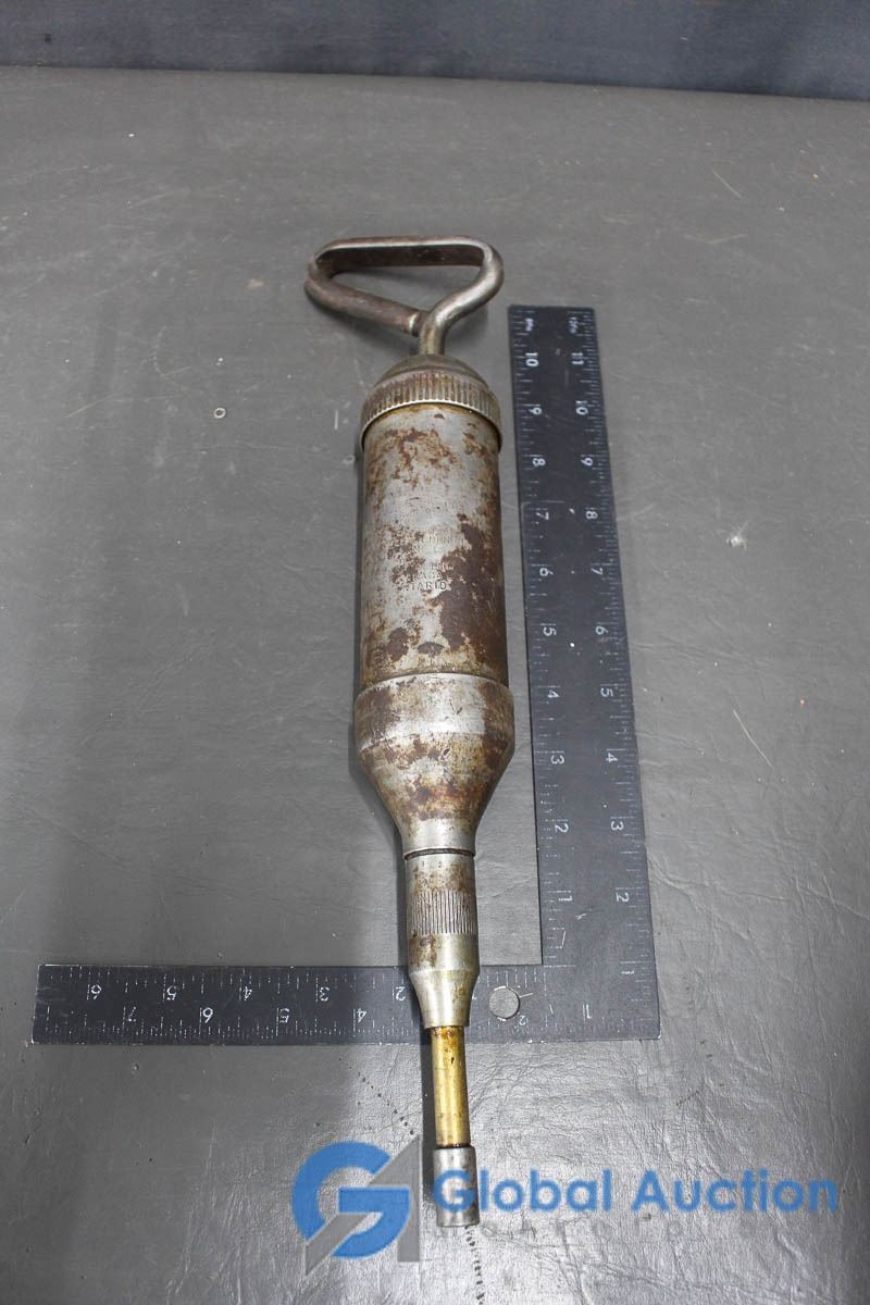 StewartWarner Alemite Belleville Canada Vintage Grease Gun