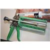 Image 2 : Newborn model VR200-XSP double gun plus Corian gun with needles and adhesive
