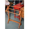 Image 1 : Modern oak quilt rack