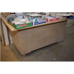 Shop made rolling work station -. (Update for March 27th. This item will be stored at the Ward's Auc