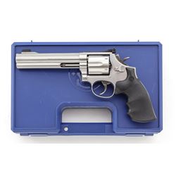S&W Model 686-4 Distinguished Combat Mag Revolver