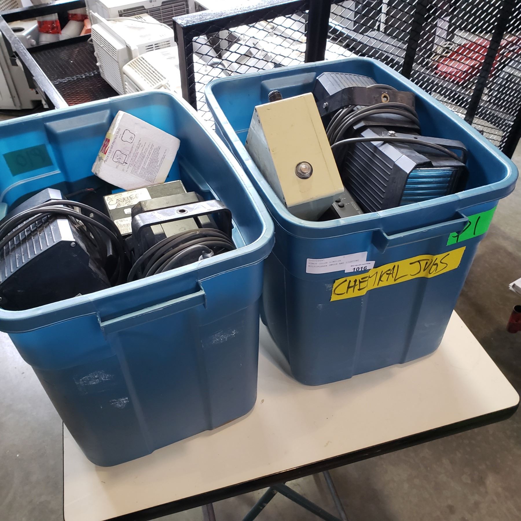 ROBOT COLOR SIMPLEX MULTIPLEXER SMV09 AND STAGE LIGHTING