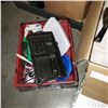 Image 2 : BOX OF PAINTING SUPPLIES AND ABSORBING PADS