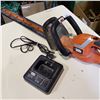 Image 4 : BLACK AND DECKER LITHIUM 40 VOLT HEDGE TRIMMER W/ CHARGER