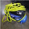 Image 2 : CAMBELL HAUSFELD 3 GALLON AIR COMPRESSOR W/ HOSE