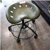 Image 1 : ROLLING SHOP STOOL
