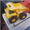 Image 2 : 3 JERRY CANS AND TONKA DUMP TRUCK AND BULLY TOOLS PULL BAR