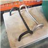 Image 2 : TOTE OF NEW BIKE HANDLES