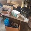 Image 1 : LARGE BOX OF ESTATE GOODS AND KITCHEN ACCESSORIES