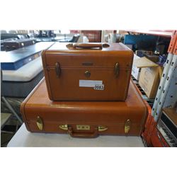 VINTAGE 2 PIECE SUITCASE SET