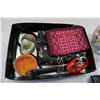 Image 2 : ORGANIZER OF JEWELRY, JAR OF PINS AND TRAY OF VINTAGE COIN PURSES