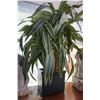 Image 1 : ARTIFICIAL PLANT