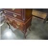 Image 6 : KELLER FURNITURE QUEEN ANNE MAHOGANY 2 PIECE 8 DRAWER CHEST OF DRAWERS