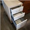 Image 2 : 3 DRAWER MAPLE AND WHITE ROLLING END TABLE