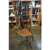 Image 2 : METAL AND WOOD CORNER SHELF