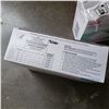 Image 5 : 2 BOXES OF 20 NEW 3M 1870 INDIVIDUALLY WRAPPED HEALTH CARE AND SURGICAL MASKS