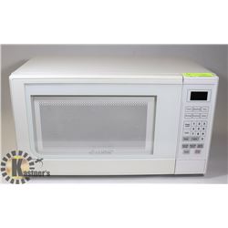 CURTIS 700W MICROWAVE