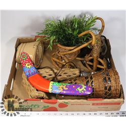 FLAT WITH HOME DECOR ITEMS