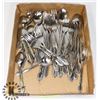Image 1 : FLAT OF ASSORTED SILVERWARE