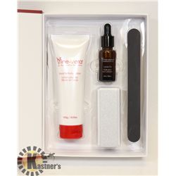 NEW VINE VERA MANICURE SET- THE NAIL COLLECTION